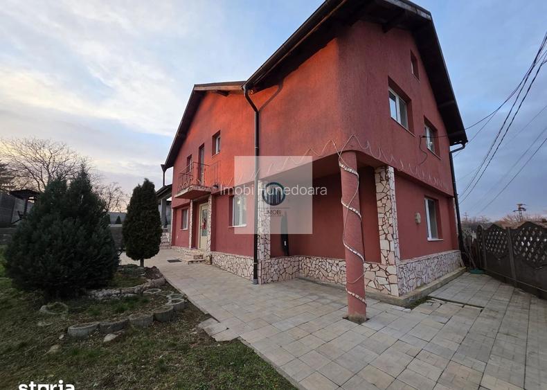 Casa spațioasa cu etaj, utilitați complete și piscina – Simeria, HD - 3