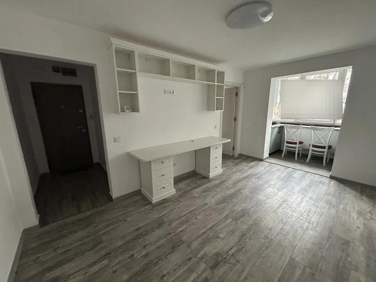 Apartament cu 2 camere, etajul 1/4, zona Alexandru cel Bun