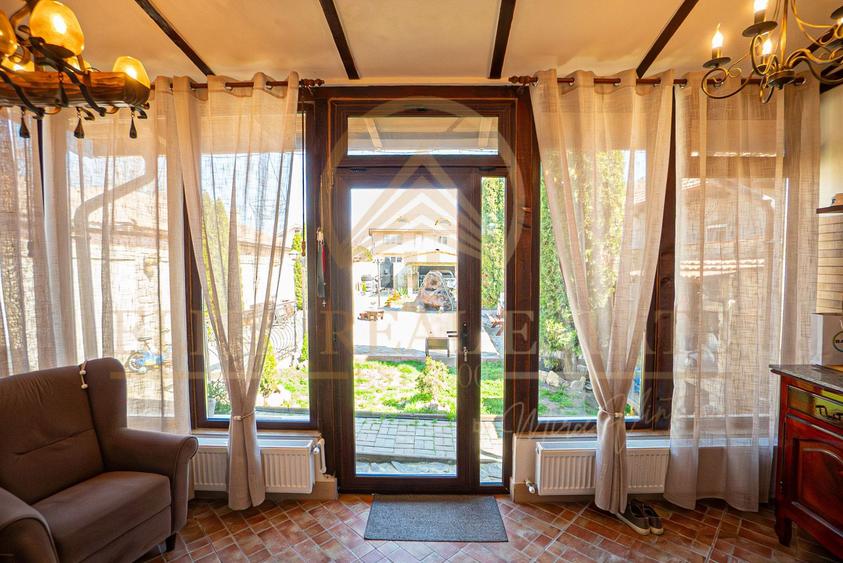 Casa De Vanzare in Palazu Mare - Teren de 455 mp cu Piscina si Garaj