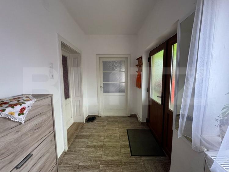 Casa de vanzare, cu 3 camere, 120 mp, 1080 mp teren, zona Simeria