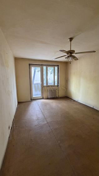 Apartament 4 camere, decomandat