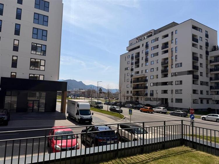 Spatiu comercial de inchiriat, 61 mp utili, Coresi Avantgarden, Brasov