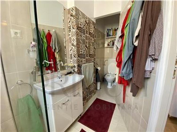 ULTRACENTRAL - 2 Camere - Etaj 3 cu LIFT - Renovat complet - Centrala proprie