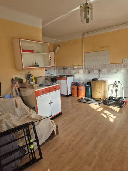 Casa cu 3 camere, zona 7 Noiembrie