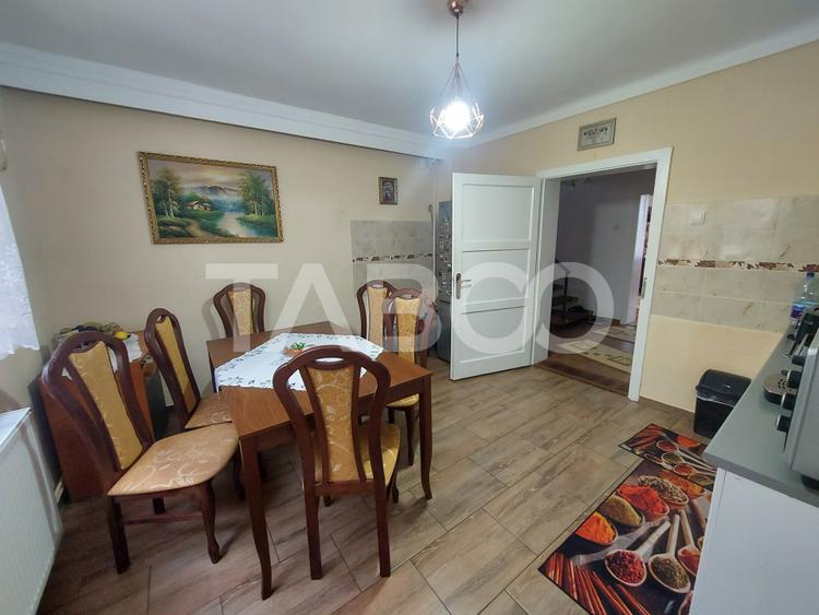 Casa de vanzare teren 950 mp si deschidere 21 m in zona Calea Poplacii