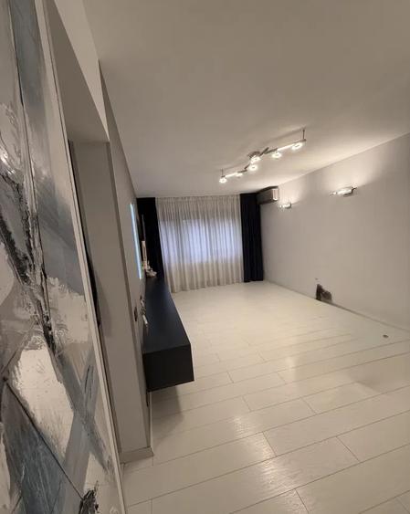 3 camere decomandat Drumul Taberei metrou Favorit AFI Cotroceni