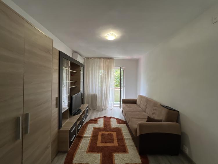 Apartament 2 camere, 47 mp utili, decomandat, etaj 3, mobilat - Zona Lipovei