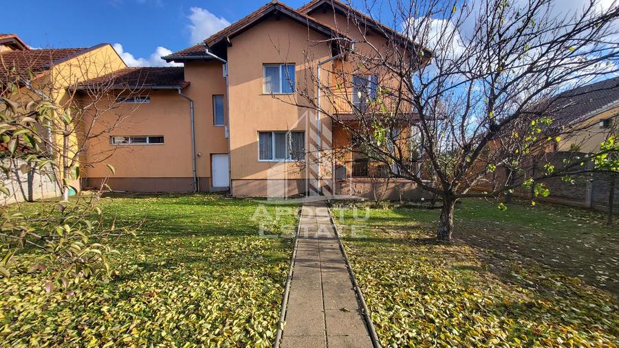 Casa individuala cu 7 camere si garaj,Dumbravita