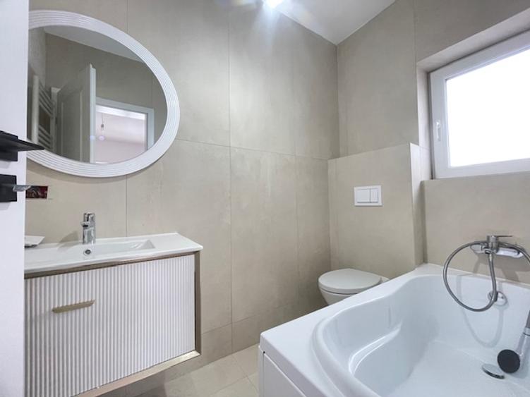 Casă modernă, 120 mp, |Curte proprie 60mp | Terasa 30 mp | Metrou 1 Decembrie