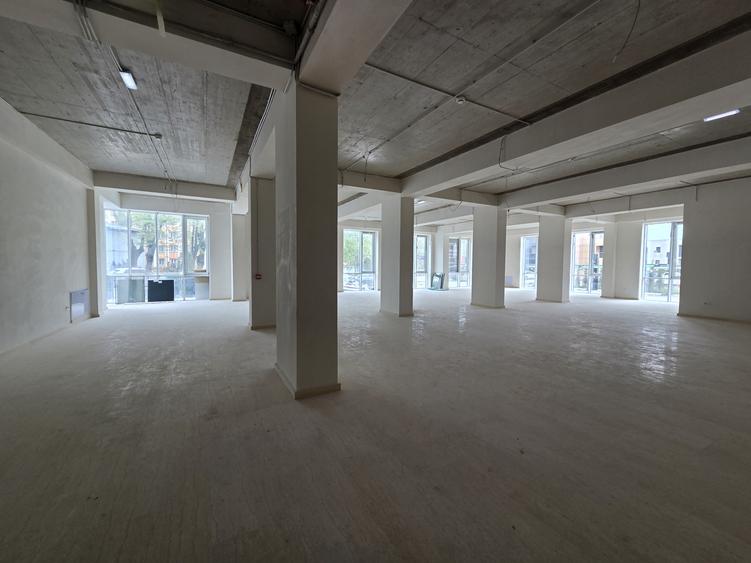 Spatiu de vanzare-Complex Azimut-COMISION 0%