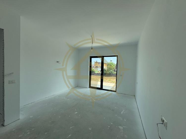 DOM00266 - VILA DE VANZARE 4 CAMERE CREVEDIA