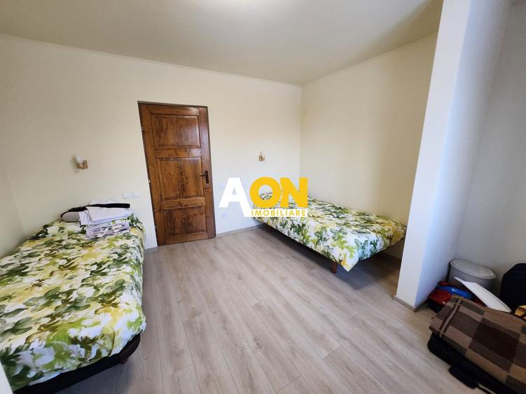 De vanzare casa 6 camere 8142 mp teren in Oarda de Sus