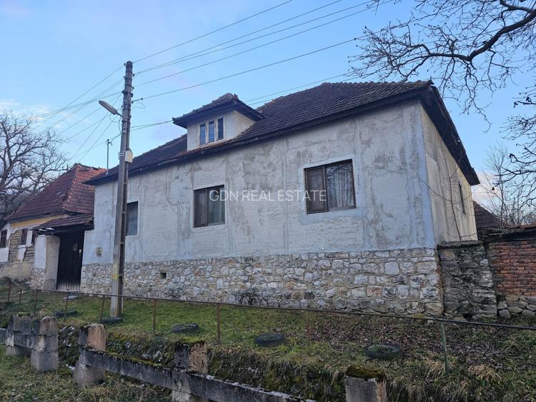 Casă cu 4 camere, suprafață 110 mp + teren 2.200 mp, Vărzarii de Jos - 2
