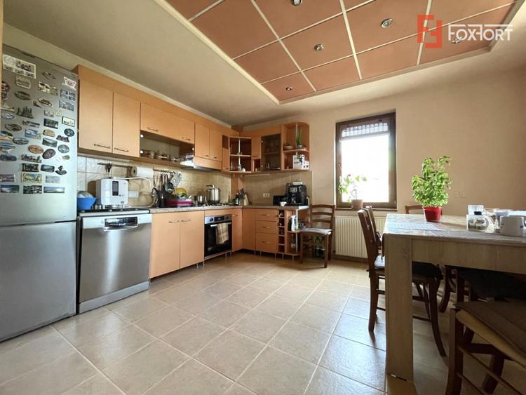 Casa individuala cu 7 camere si teren de 431 mp, zona Lipovei