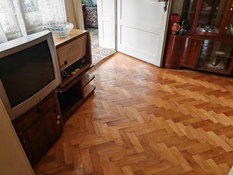 Casa 5 camere libera la vanzre zona Grivitei