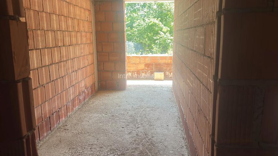 Pret promotional: 1 cam in Pacurari-planul doi,49mp, bloc la caramida,cod:157239 - 2