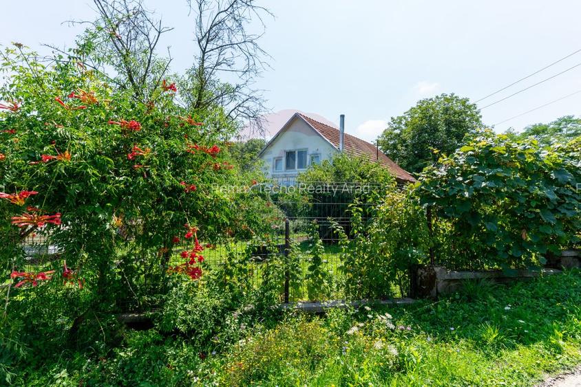 Casă  cu 10 camere in 2 corpuri de cladire (se pot vinde separat) - 37
