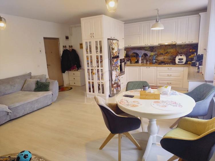 Apartament 3 camere în zona ZORILOR