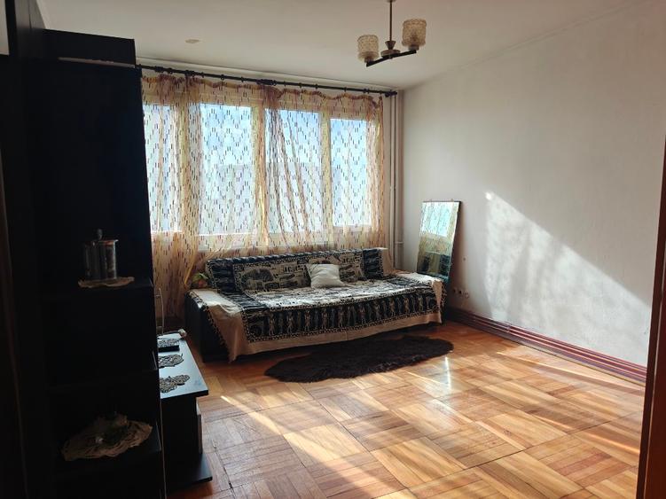 Ofer spre închiriere apartament cu doua camere