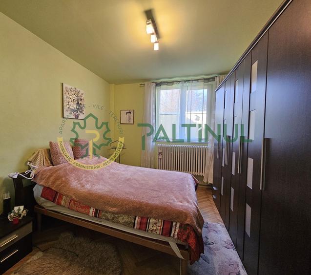 Casă spațioasă, retrasă de la stradă, într-o zonă liniștită din Sibiu