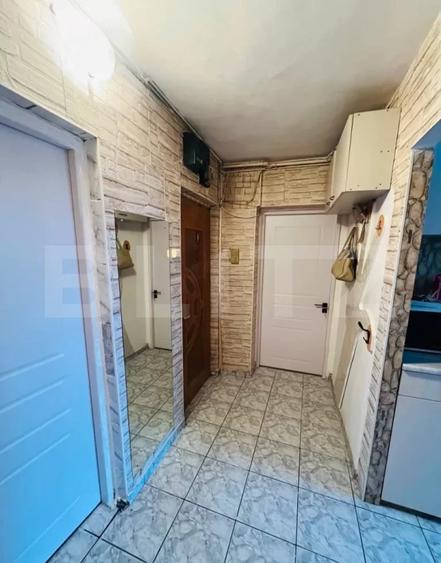 De inchiriat/Apartament luminos si spatios/Tractorul