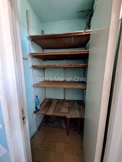 Vând apartament 3 camere și 7 dependițe, decomandat, bloc reabilitat + garaj - 9