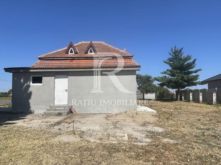 Casă cu potențial comercial | 1700 mp teren | Tarian – Girișu de Criș