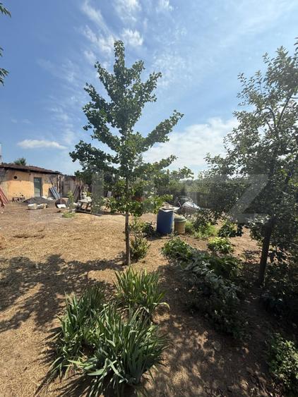 Casă 60 mp + Teren 2150 mp, zona Burdujeni