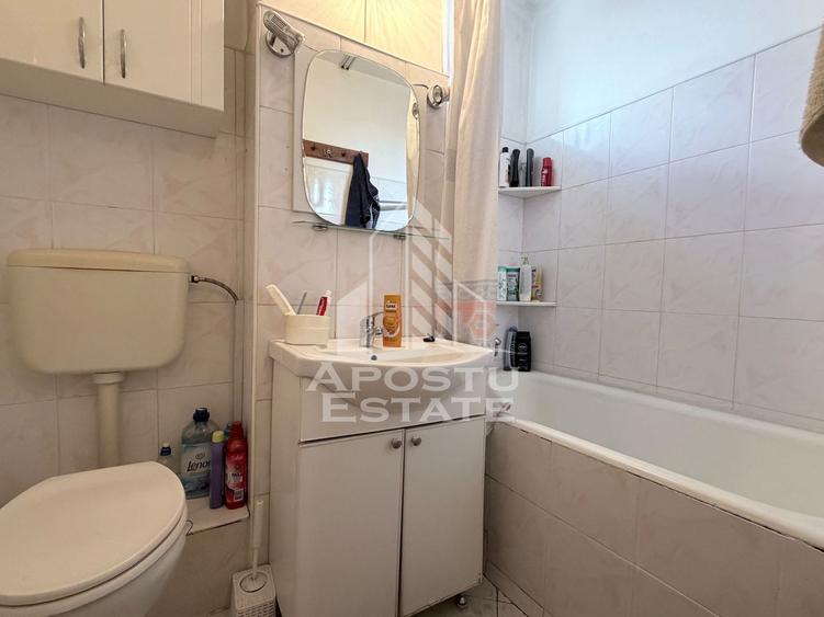 Apartament de vanzare  doua camere decomandat Sagului