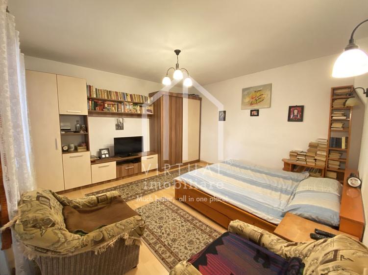 Casa de vanzare in Sibiu, 240 mp utili + 2 garaje, zona Sura Mare