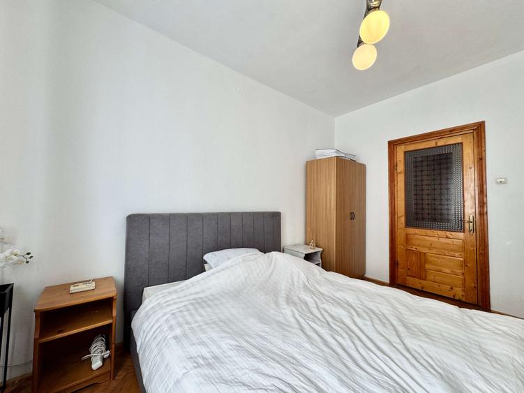 COPOU, langa Universitate, apartament 2 camere, spatios, decomandat, etaj 1
