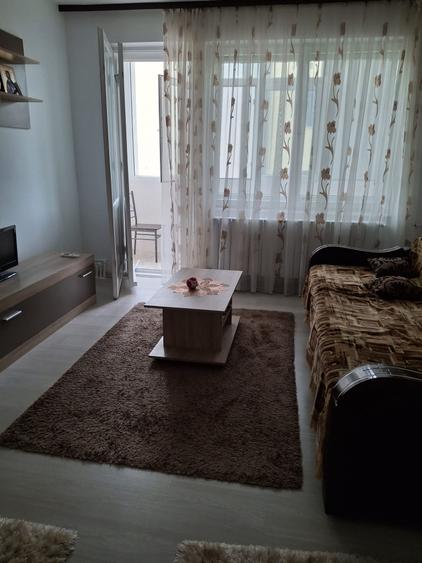 City moll , Tomis 3 , 2 camere etaj 2