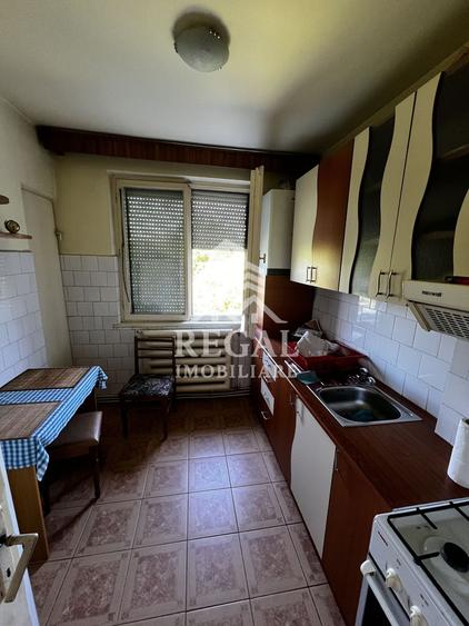 Apartament cu 3 camere de vânzare – zona Altex