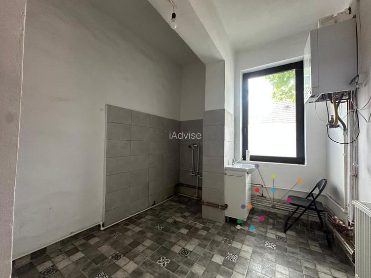 Casă cu curte generoasă – ideală pentru restaurant, birou sau clinică - 5