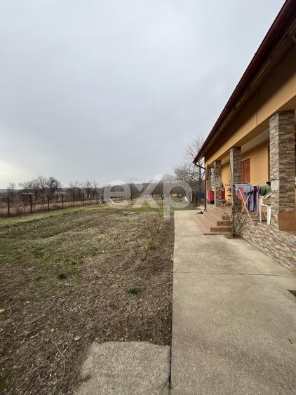 Reducere! Casa moderna cu  3 camere 2 bai teren 1732 mp Garleni Dambovita