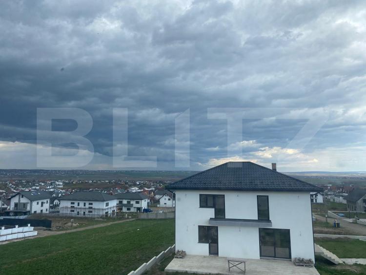 Duplex de vanzare, cu 4 camere, 112 mp util, 260 mp teren, zona Ipotești