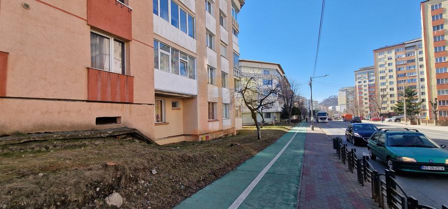 Apartament 3 camere decomandat, etaj 3/4, zonă Calea Romanului - Baie mare unifi