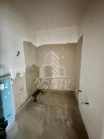 Apartament cu 2 camere, etaj intermediar, bucatarie inchisa, Giroc