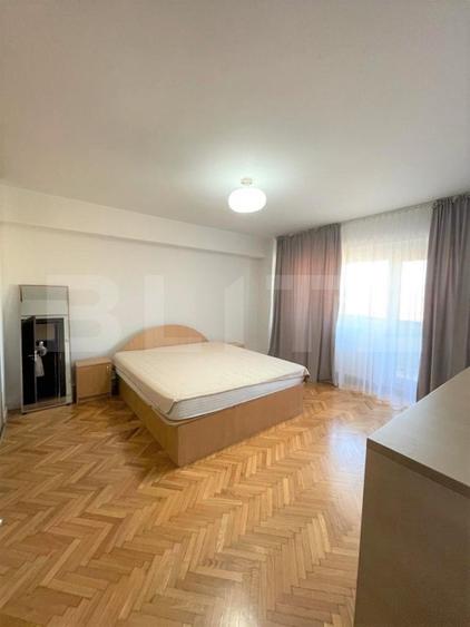 Apartament 3 camere, decomandat, 80 mp, balcon, Piata Cipariu