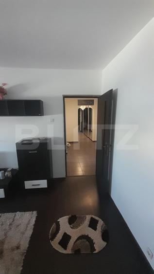 Apartament 3 camere, 68 mp, zona Micro 11