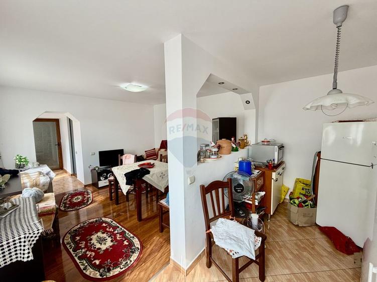 Casă / Vilă cu 4 camere de vânzare