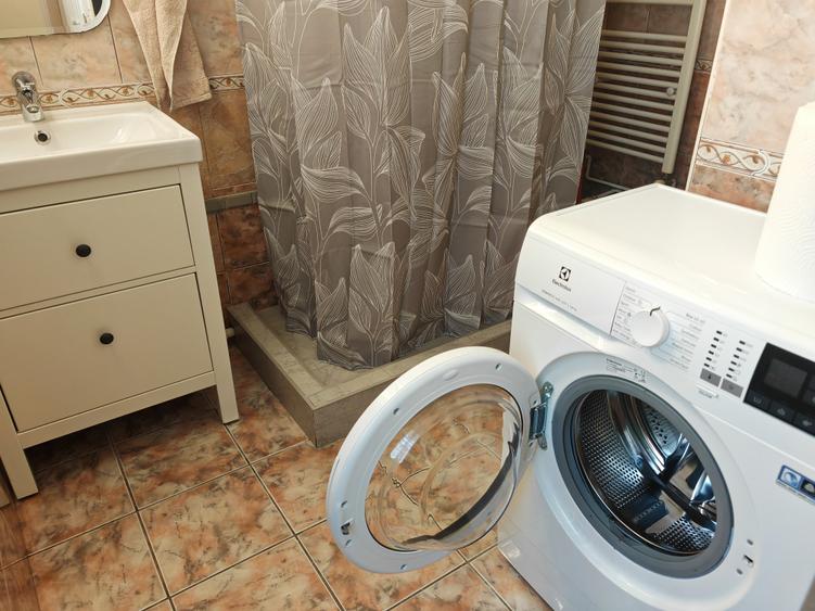 Apartament 3 camere liber la vanzare zona Piata Sfatului
