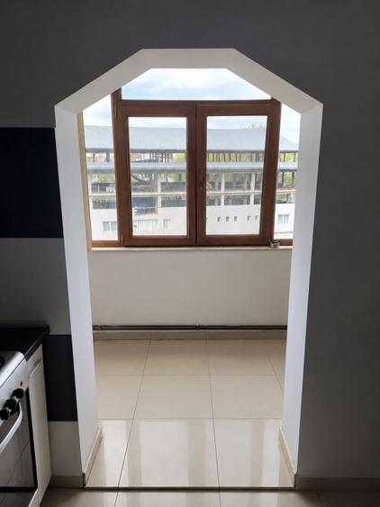 Proprietar vând apartament cu 3 camere, decomandat, Nicolina/Iasi