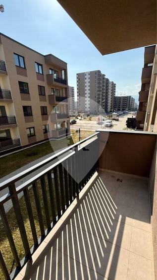 Garsoniera spatioasa 45 mp + balcon + loc parcare inclus