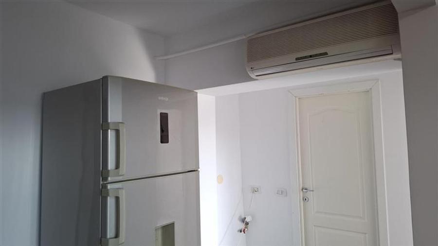 Apartament 2 camere, et 4, semimobilat, CT, zona Piata