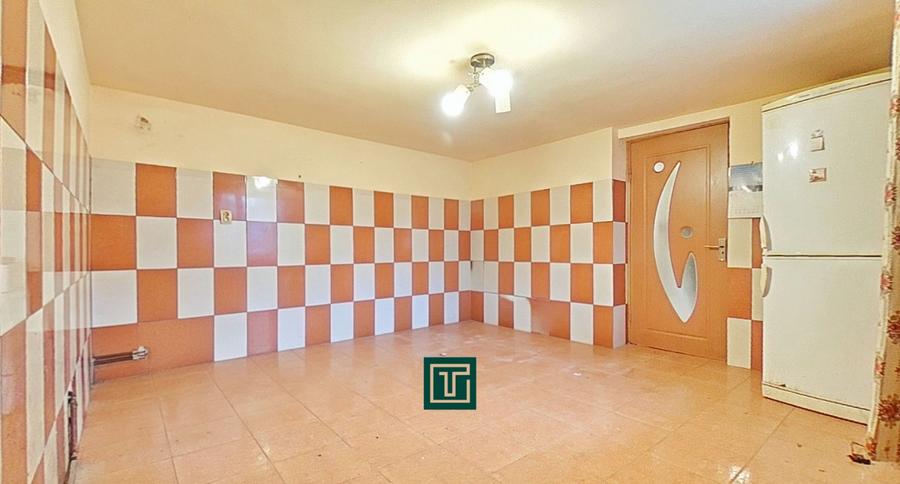 Casă de vânzare cu 4 camere în Zăbrani, teren 578 mp, front generos