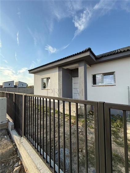 Duplex pe parter - posibilitate alegere finisaje - zona buna