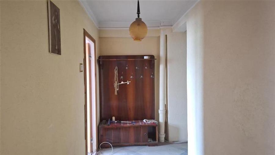 Apartament 3 camere, et 3, 75 mp, zona Primarie