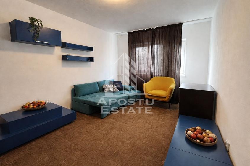 Apartament 2 camere , decomandat, etajul 3/4, zona Girocului