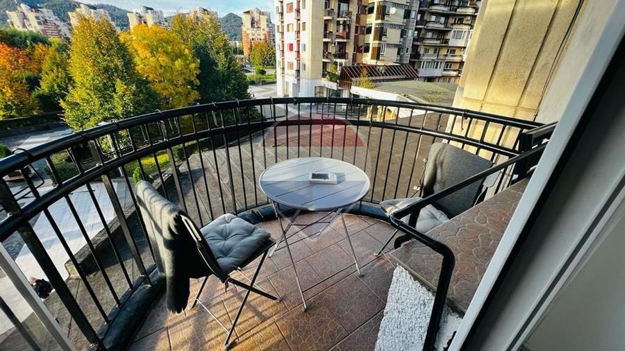 Apartament cu 3 camere de închiriat în zonă ultracentral (parcul Mara)